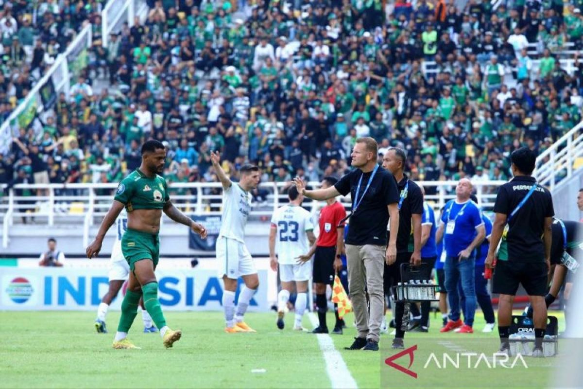 Pelatih Persebaya nilai Paulo Victor belum bisa maksimalkan peluang