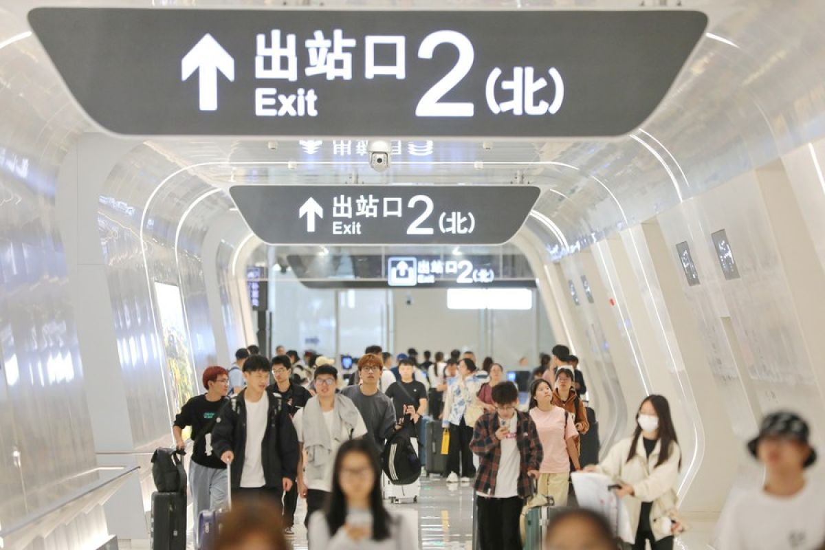 Perjalanan penumpang naik selama periode liburan "pekan emas" China