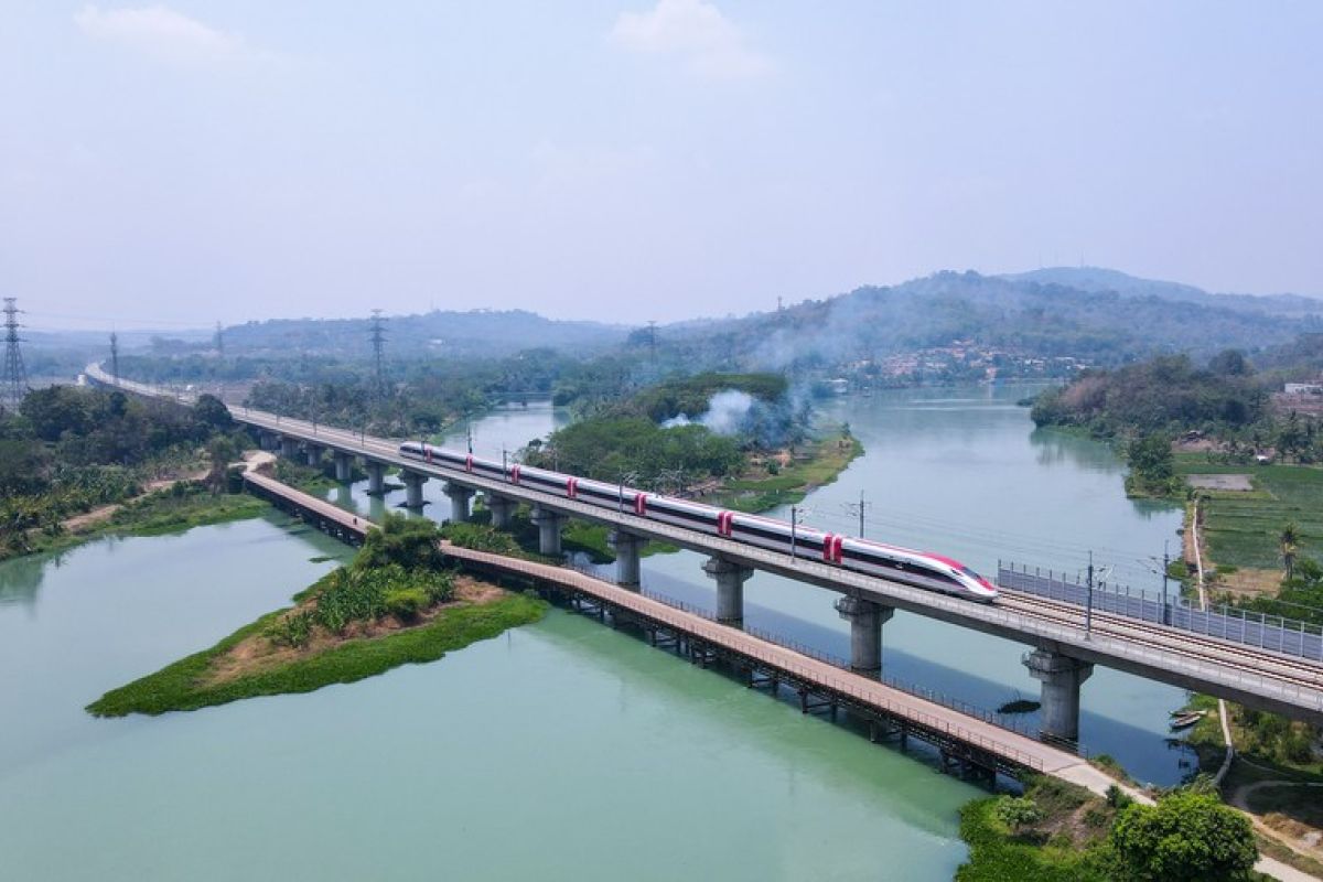 Jalur kereta buatan China berdayakan warga lokal jadi lebih mandiri