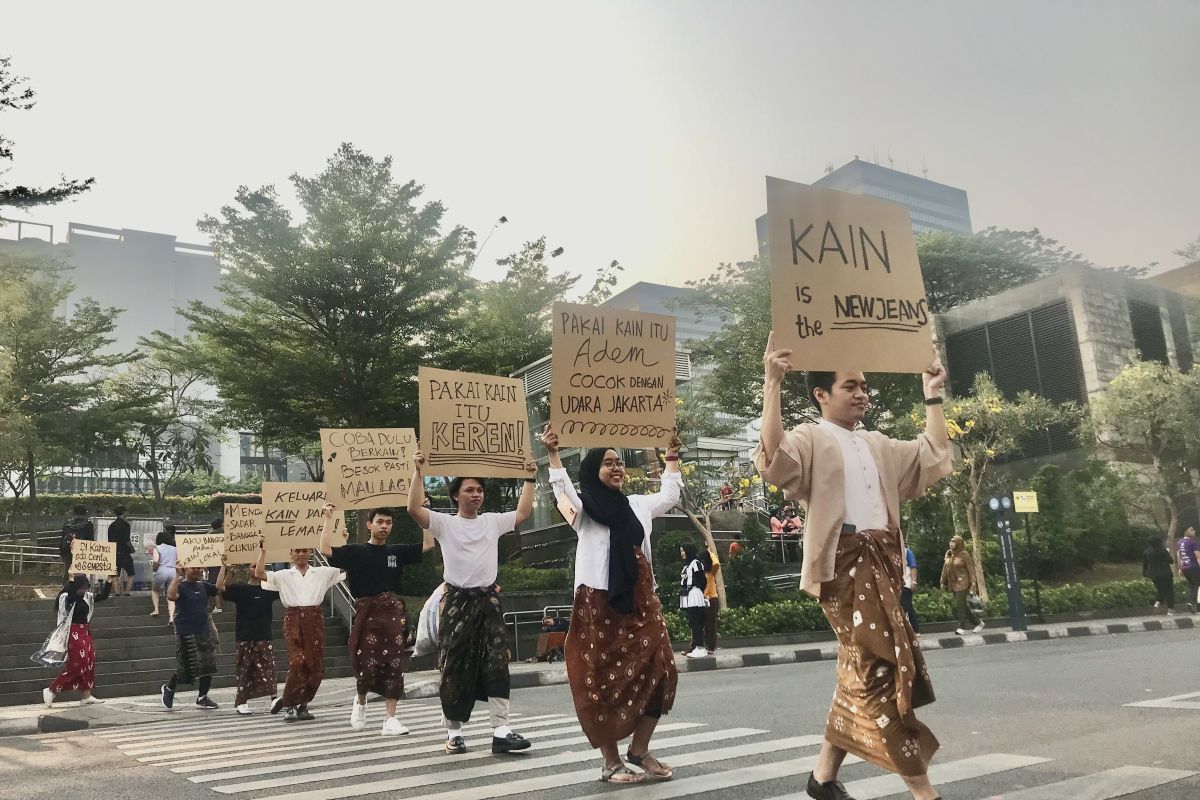 LTKL kampanyekan Bangga Buatan Indonesia lewat Parade Berkain Lokal