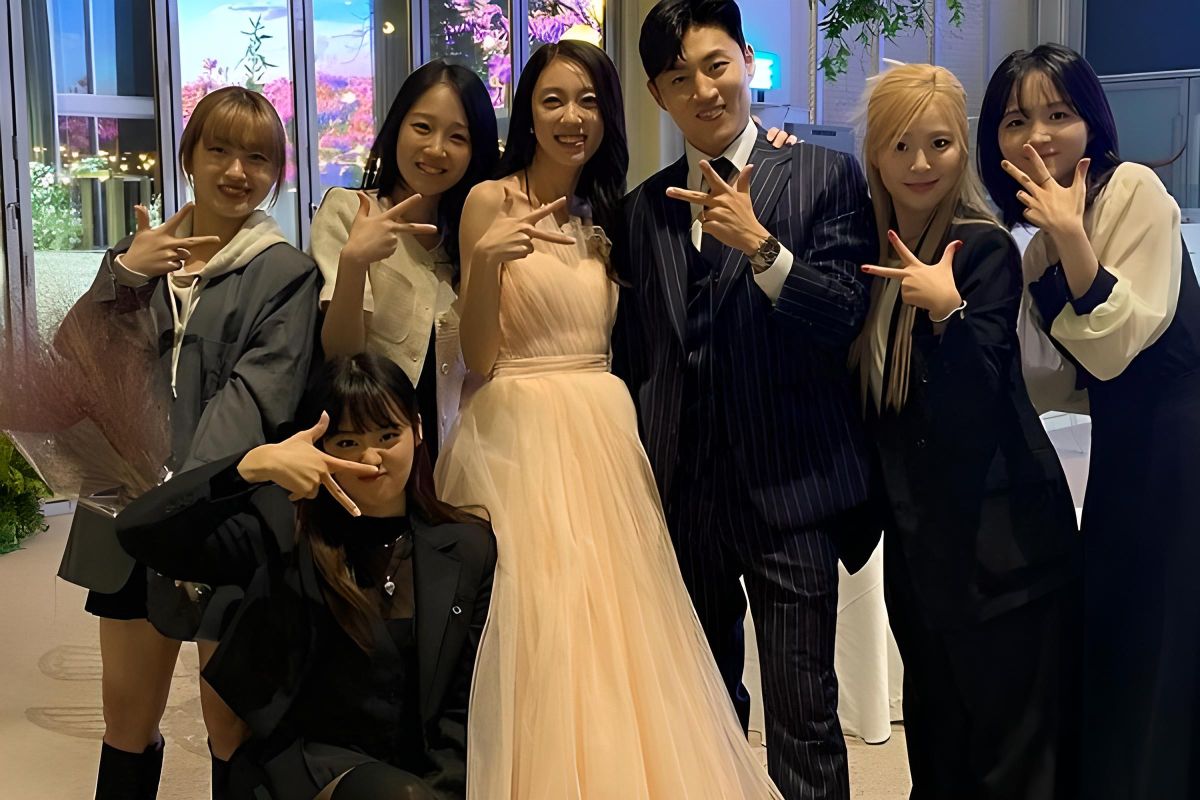 Grup The Ark tampil kompak di acara pernikahan Lee Suji
