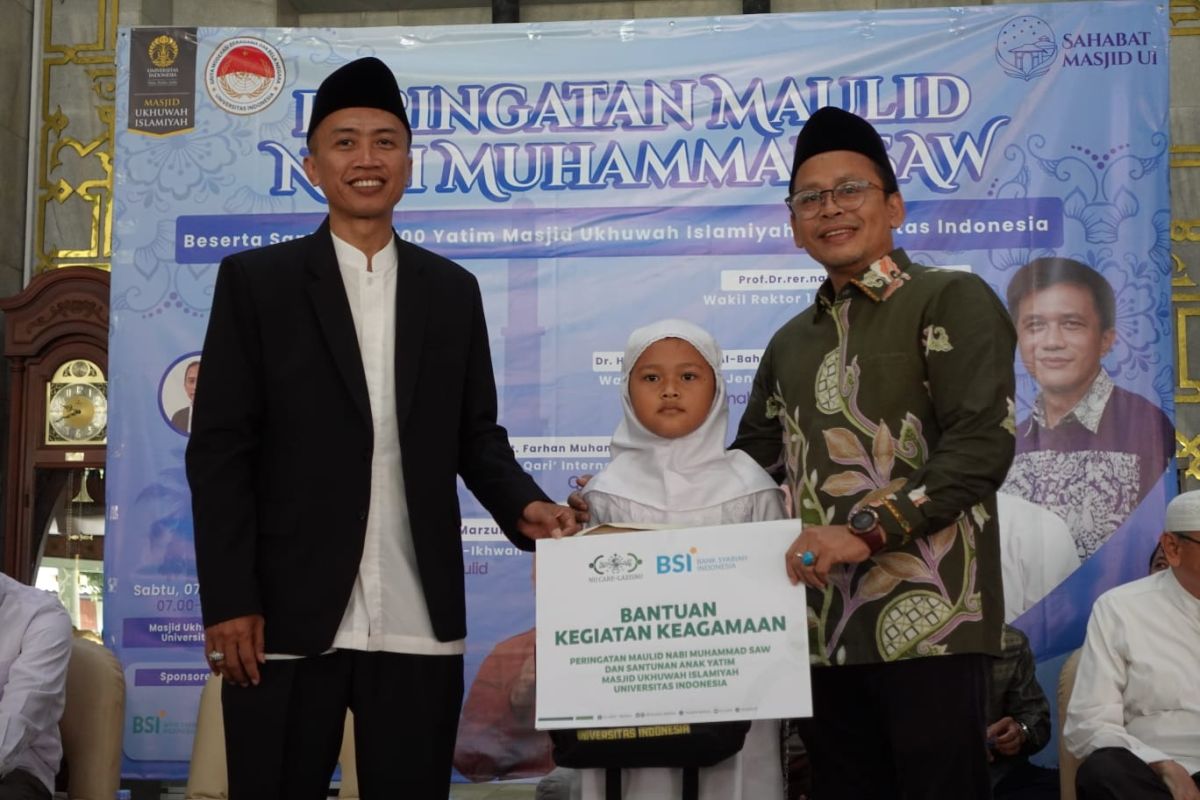 UI santuni 1.100 anak yatim asal Depok saat perayaan Maulid Nabi Muhammad