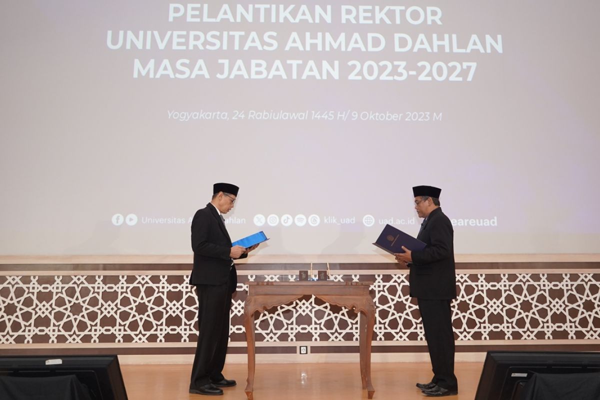 Muchlas dilantik sebagai Rektor UAD periode 2023-2027
