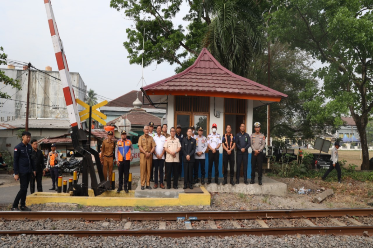 PTBA bantu pembangunan empat palang pintu KA di Muara Enim