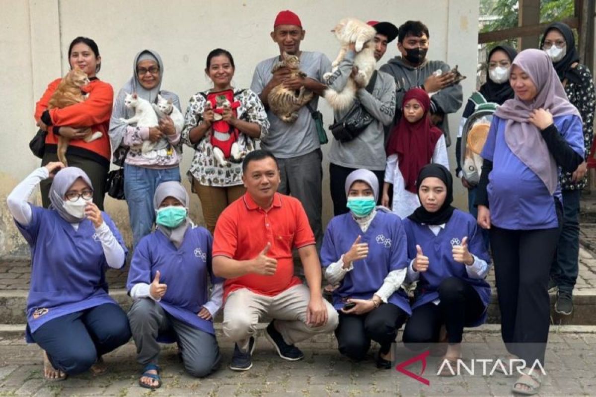 Dinas Pertanian Kabupaten Bekasi vaksinasi 1.100 hewan peliharaan cegah rabies