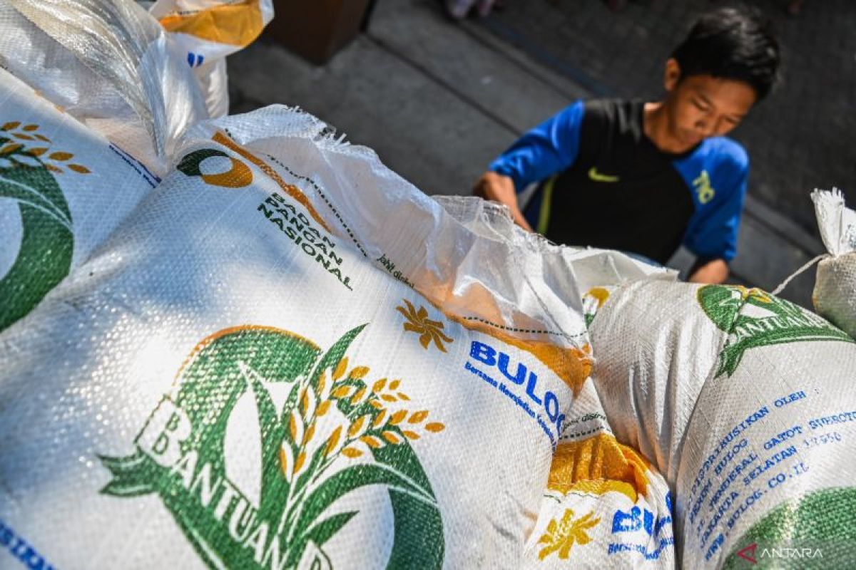 Kemarin, Bulog stabilkan harga beras hingga lelang enam SBSN