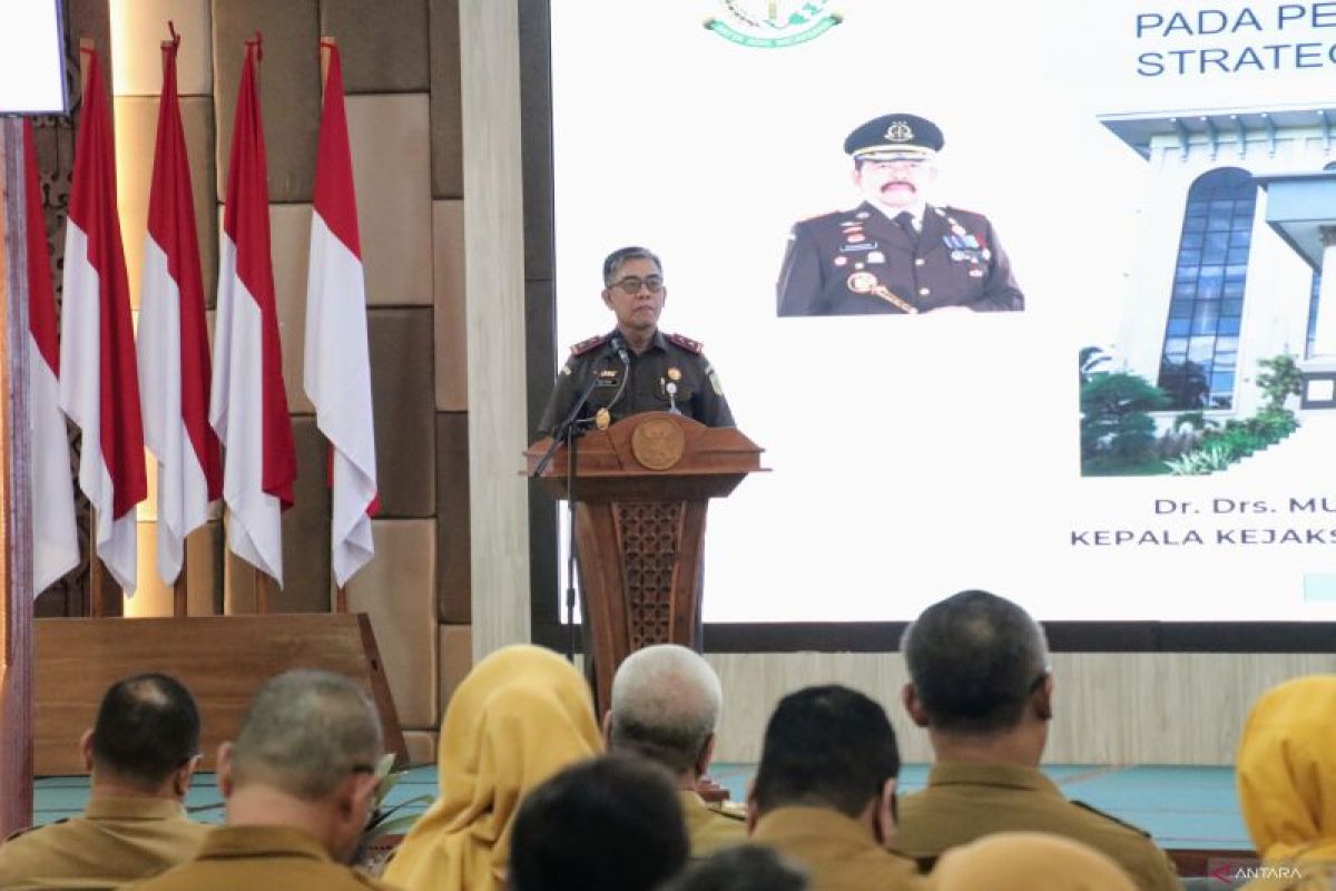 Kejati selesaikan pengamanan kasus hukum 10 proyek strategis di Kalbar