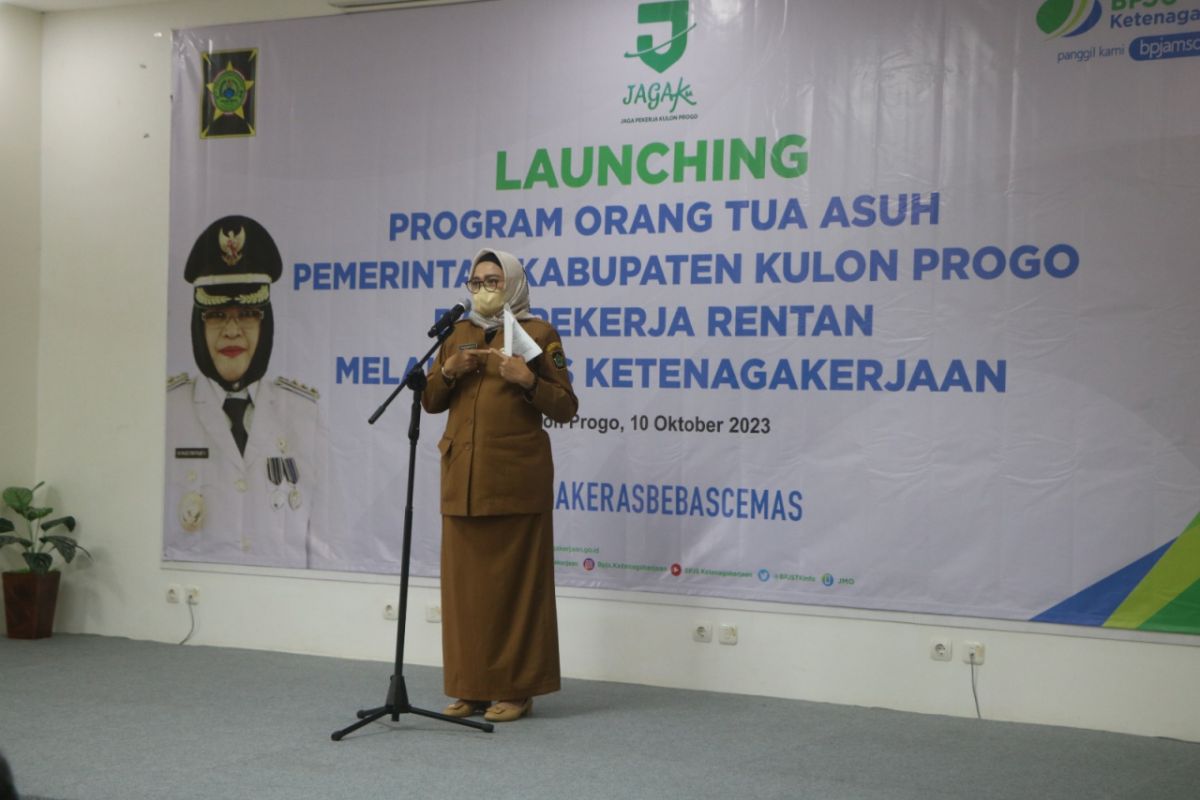 Kulon Progo menjalankan program orang tua asuh bagi pekerja rentan