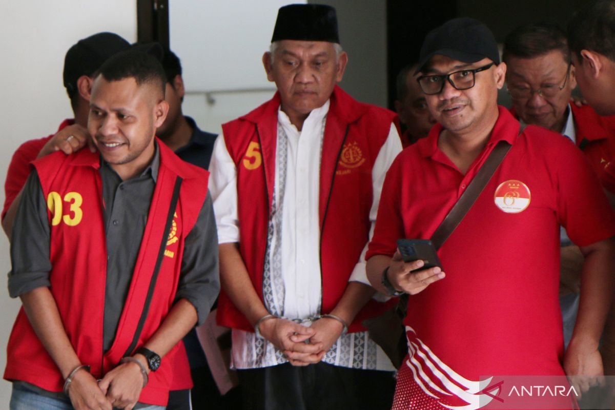 Tiga mantan pejabat ESDM masuk antrean sidang korupsi tambang PT AMG