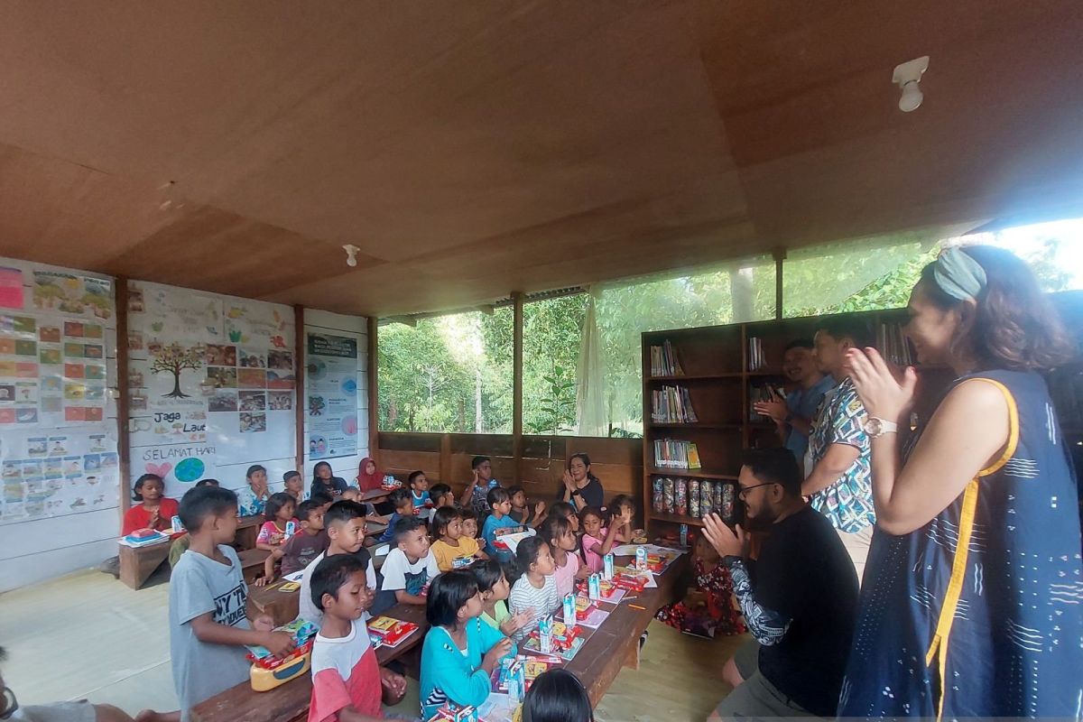 Miliki kesamaan visi, Travolunteers gandeng MCC edukasi lingkungan anak-anak di Banda Neira
