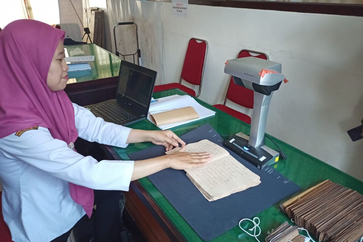 Tulungagung simpan dua naskah bahasa Bali dan Jawa Kuno