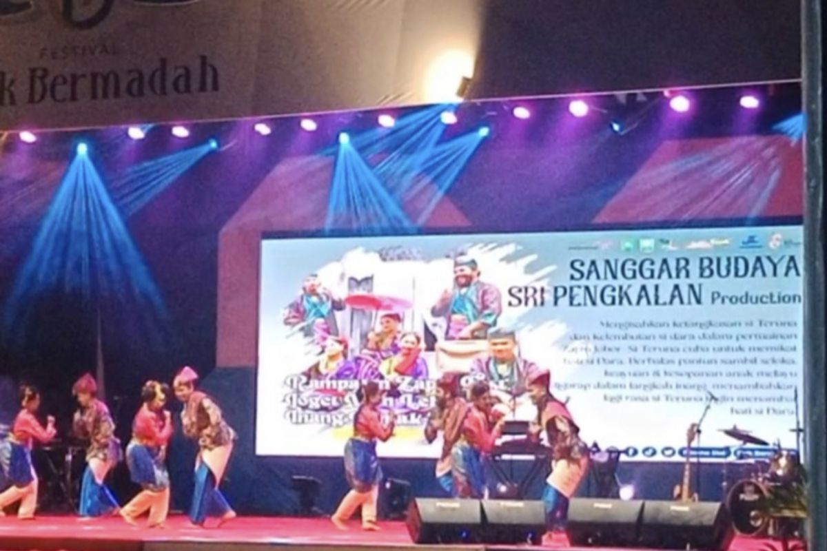 Kelompok Kesenian Indonesia dan Malaysia ikuti Festival Siak Bermadah