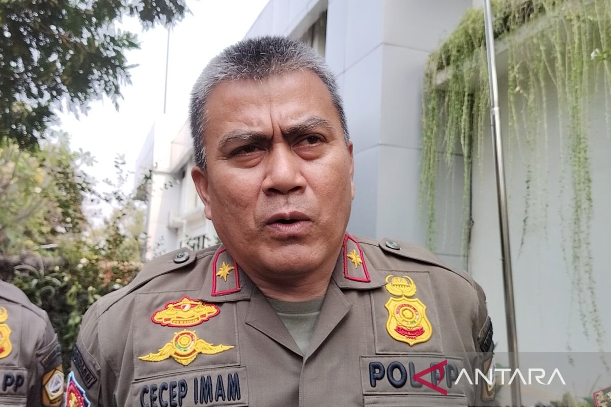 Satpol PP Bogor batal tertibkan ratusan lapak pedagang di Jalur Puncak, ada apa?