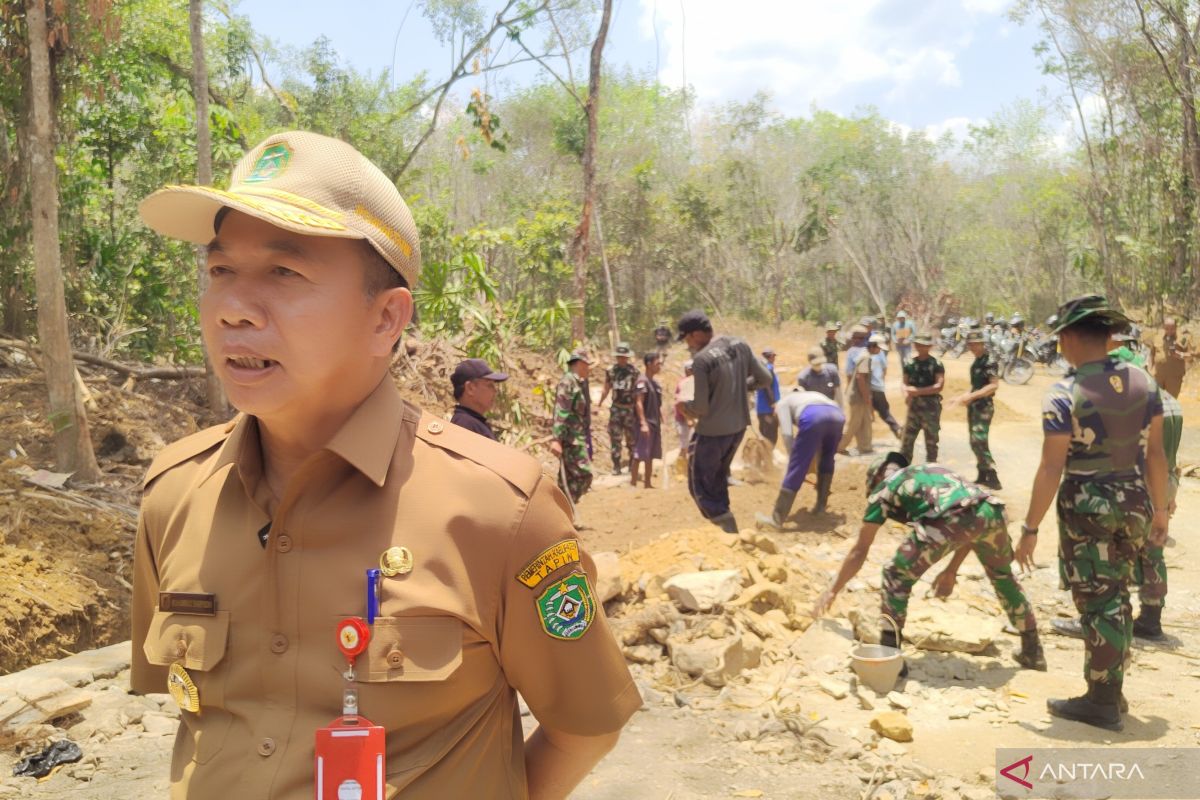 Penjabat Bupati Tapin tinjau lokasi TMMD di Kembang Habang Lama