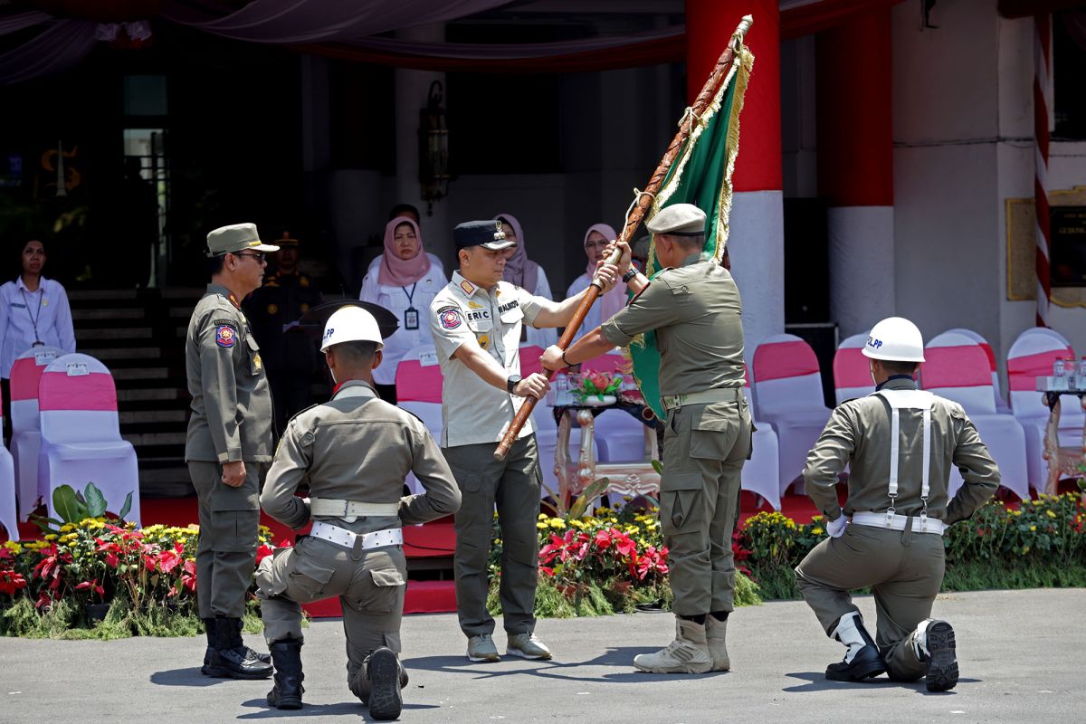 Cak Eri sambut Bendera Pataka Jer Basuki Mawa Beya