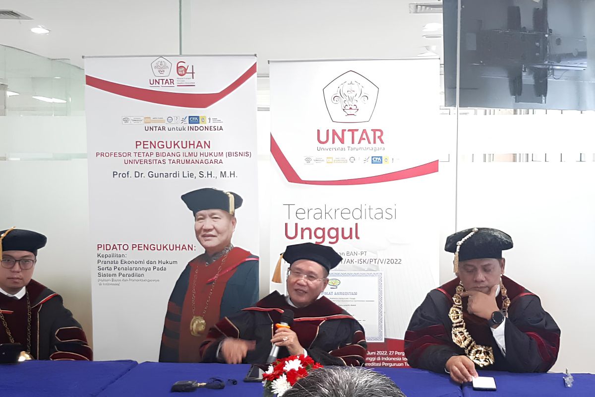 Universitas Tarumanegara kukuhkan guru besar bidang hukum bisnis