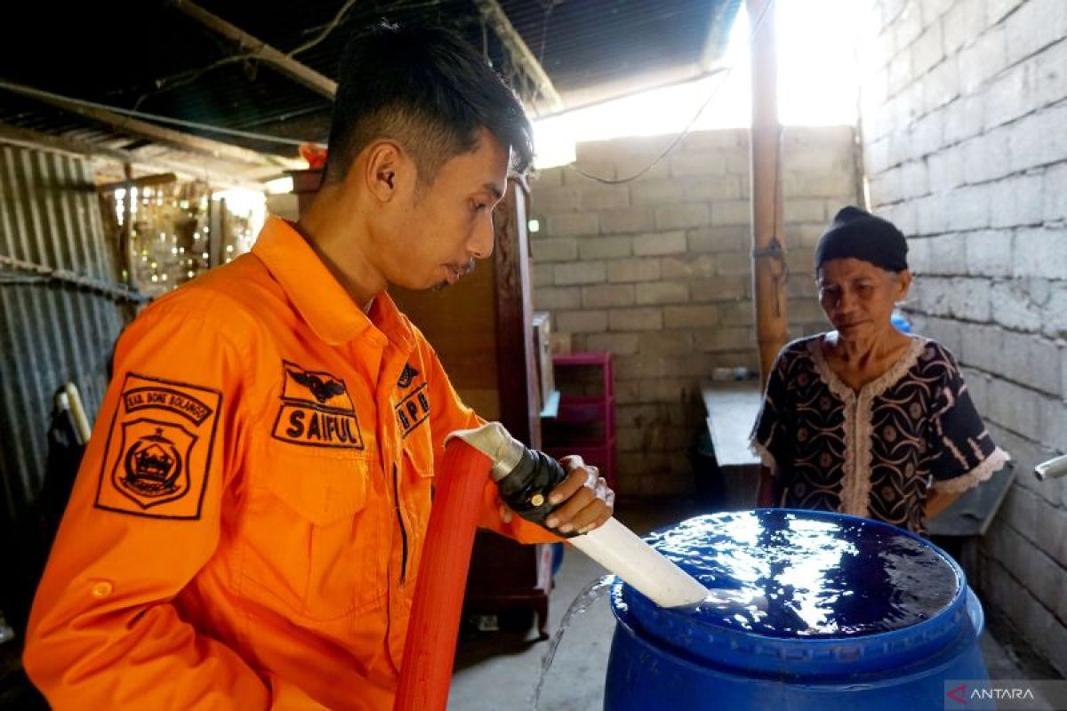 BPBD Bone Bolango salurkan bantuan air ke warga terdampak kekeringan