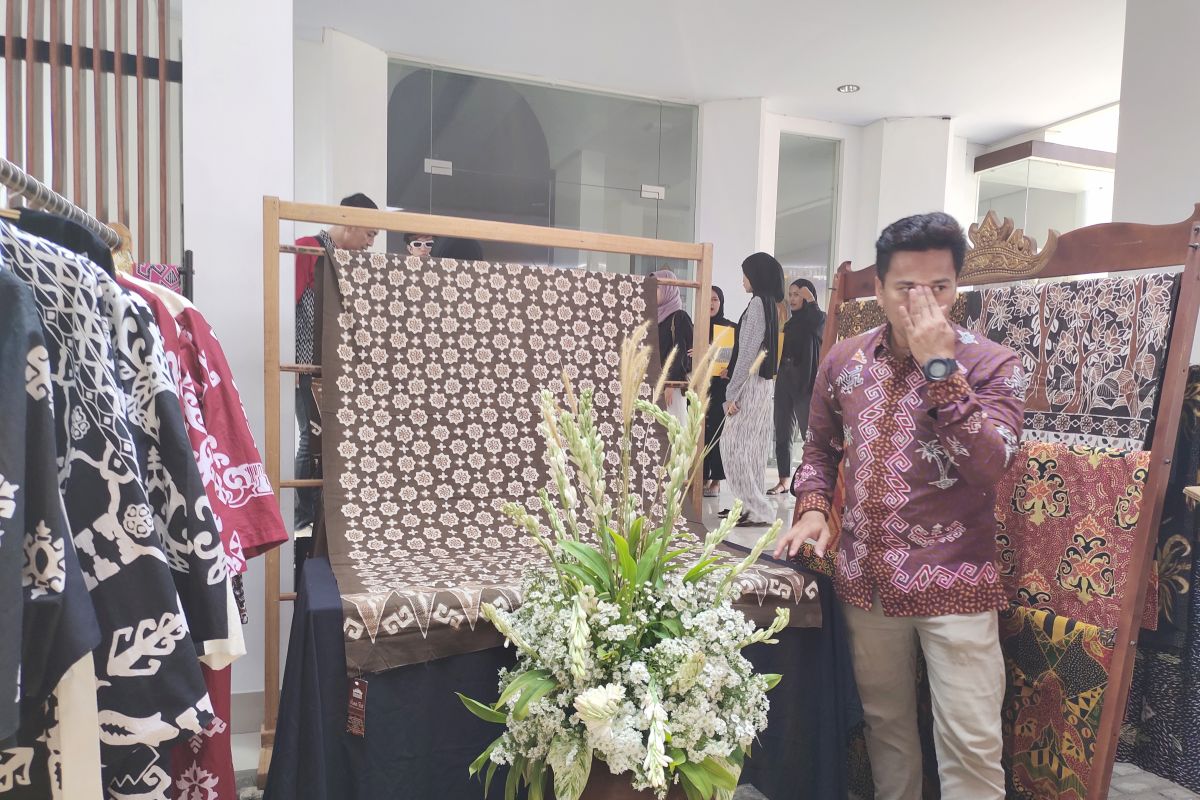 Dekranasda gencarkan promosi Batik Lampung sebagai wastra tradisional