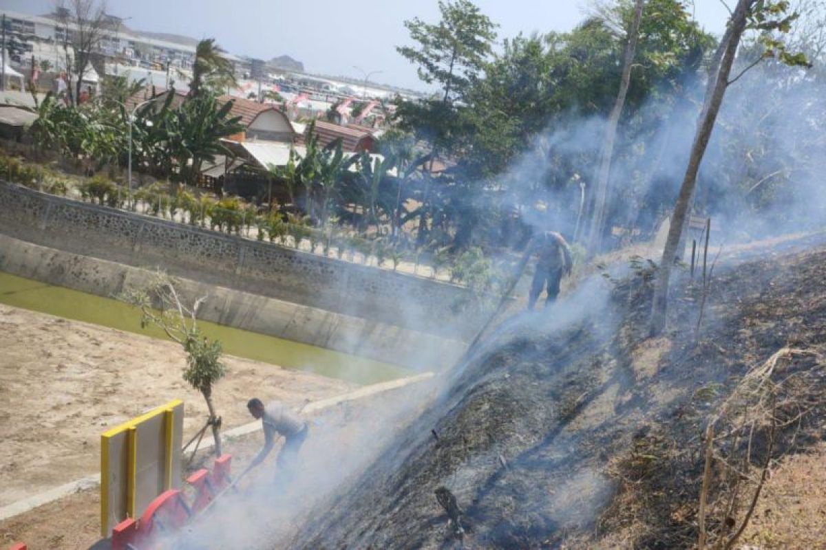 Damkartan Lombok Tengah meningkatkan pengawasan cegah kebakaran lahan