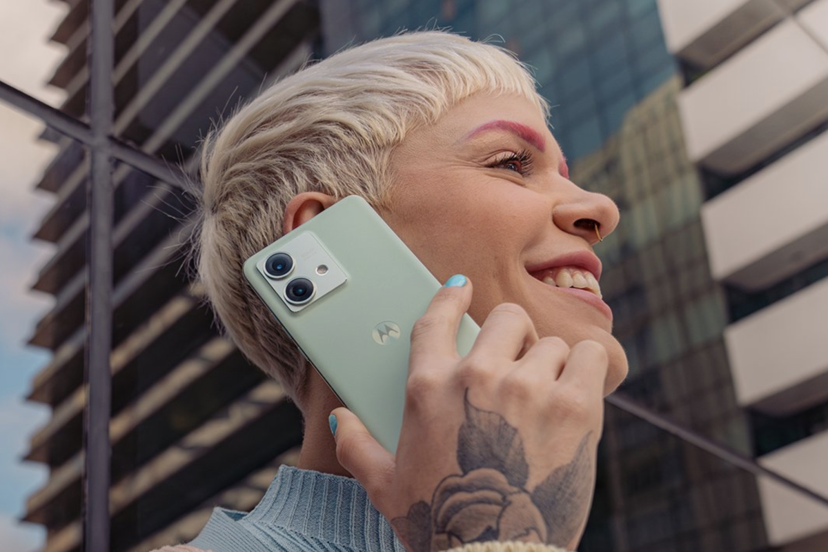 Motorola luncurkan ponsel Android baru saingi Google Pixel 8