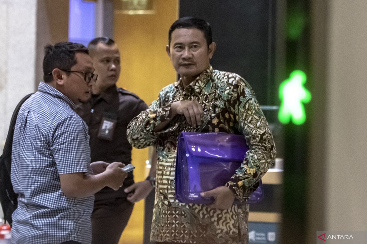 KPK panggil 12 saksi kasus gedung Pemkab Lamongan di Polres Gresik