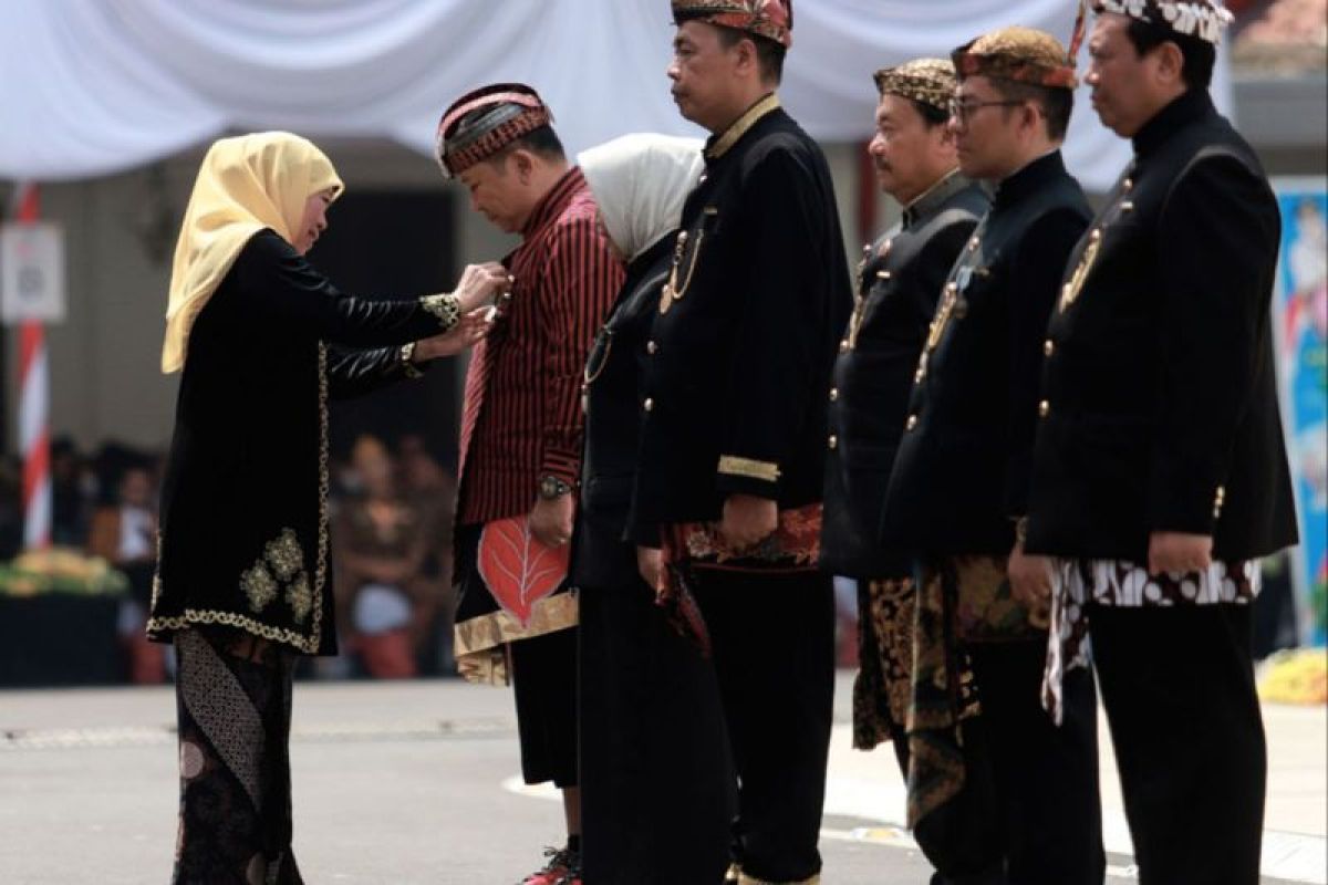 Bupati Jember terima penghargaan lencana emas Jer Basuki Mawa Beya