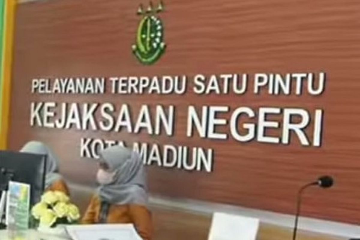 Kejari Kota Madiun tahan mantan Kepala SMAN 5 atas dugaan korupsi