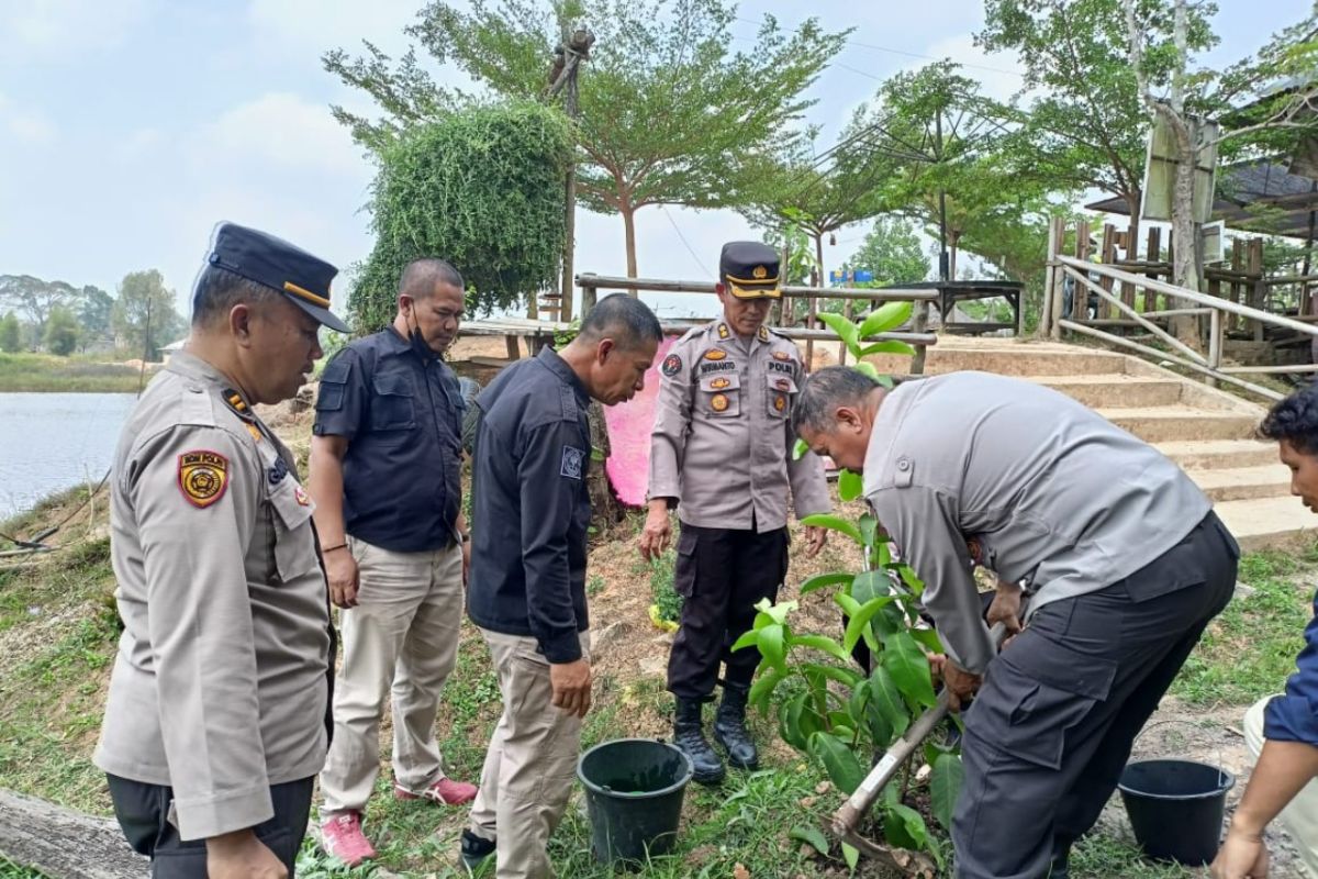 Kepolisian Batanghari lakukan penghijauan