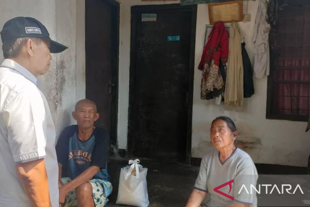 Anggota DPD Pastika kunjungi warga miskin ekstrem di Bali
