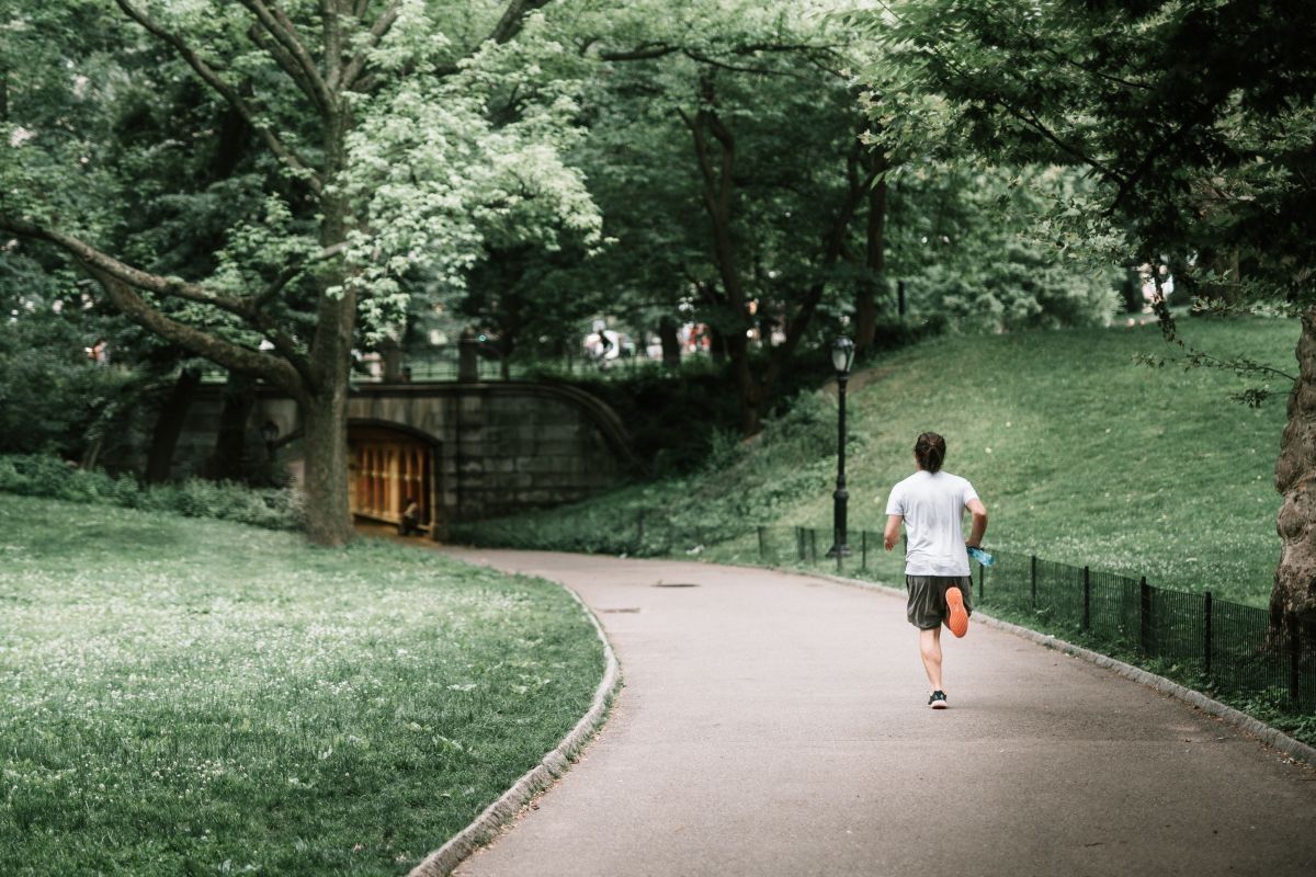 Lari bisa jadi terapi tambahan untuk mengatasi kecemasan dan depresi
