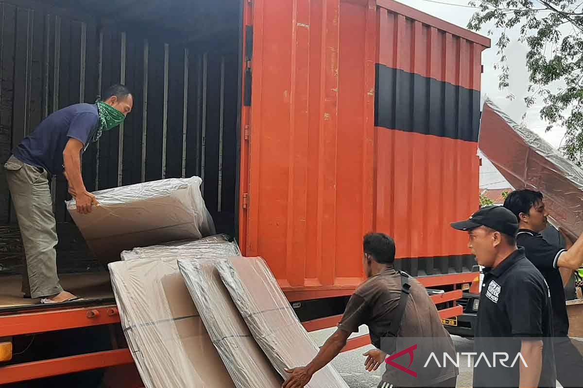 KIP Banda Aceh mulai menerima pengiriman logistik Pemilu 2024