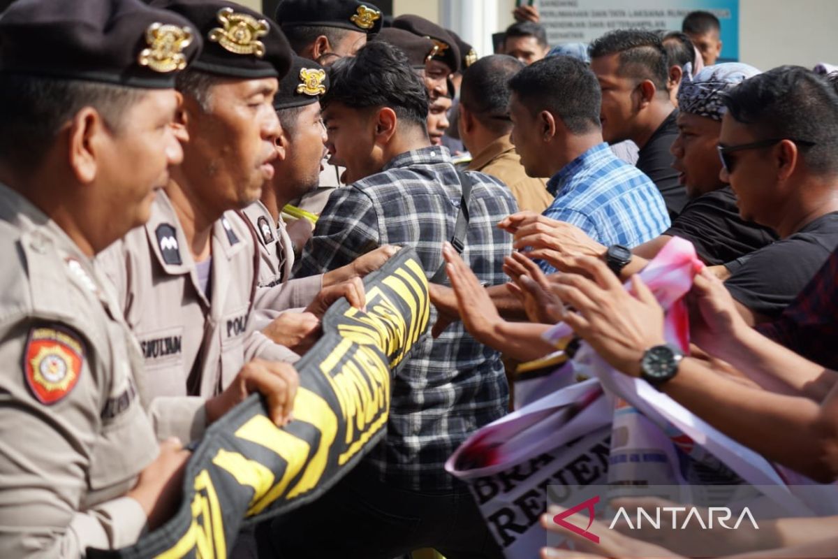 Cek kesiapan pengamanan Pemilu, Brimob Aceh lakukan Sispamkota di Bireuen