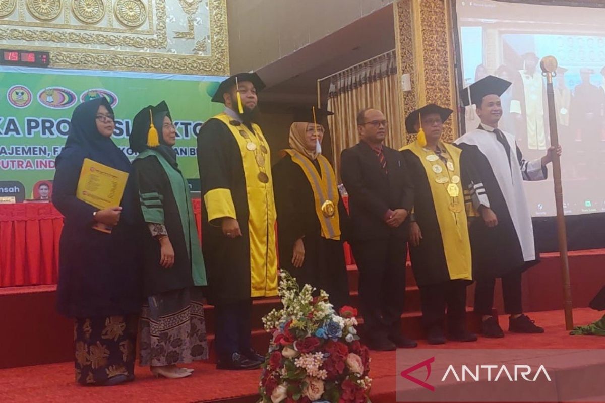 Pj Wali Kota Padangsidimpuan raih gelar Doktor di UPI YPTK Padang