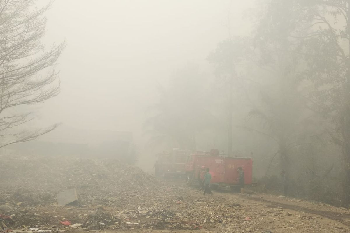 Kebakaran TPA sampah di Bandarlampung meluas, capai tiga hektare