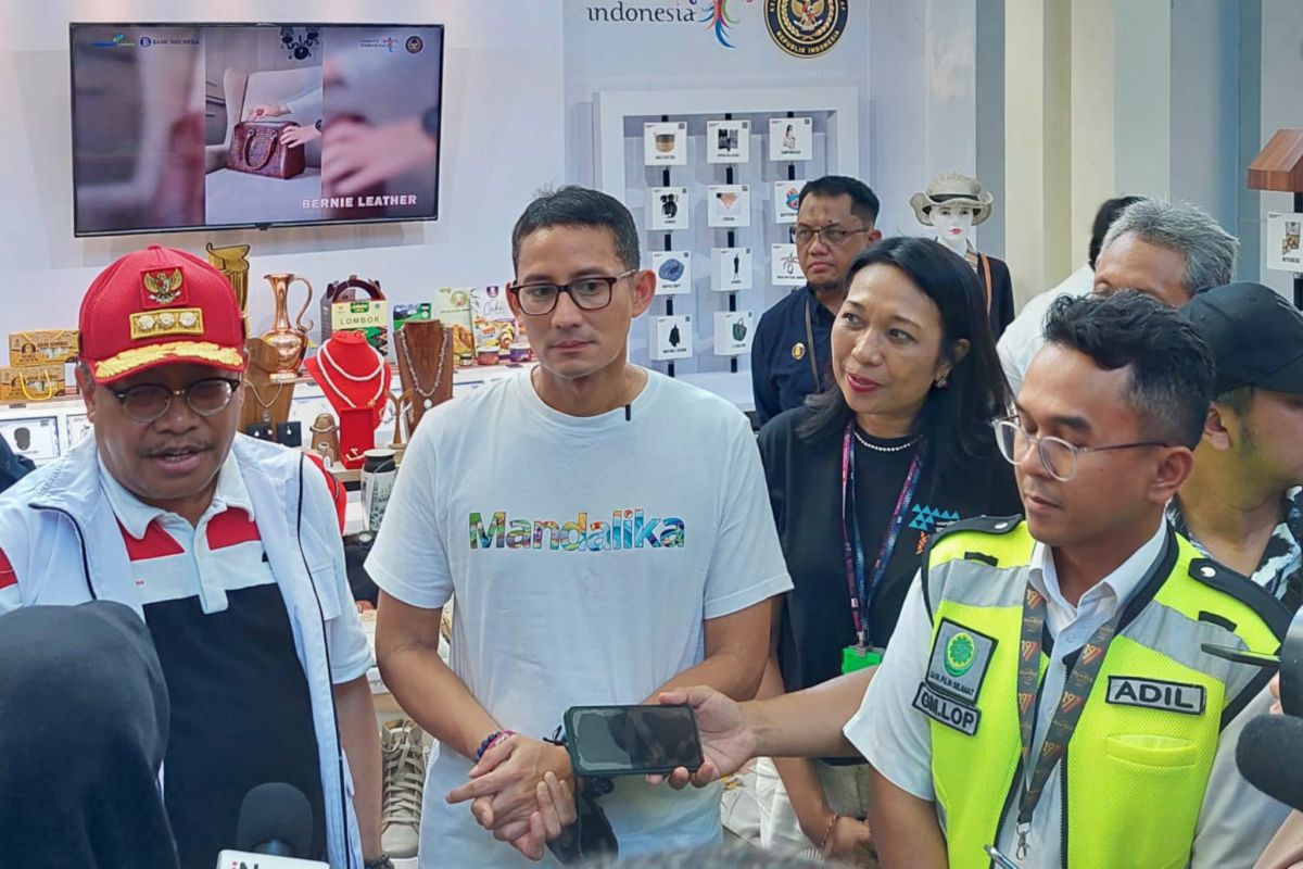 Kemenparekraf menghadirkan Planogram Goes to Mandalika di Bandara Lombok