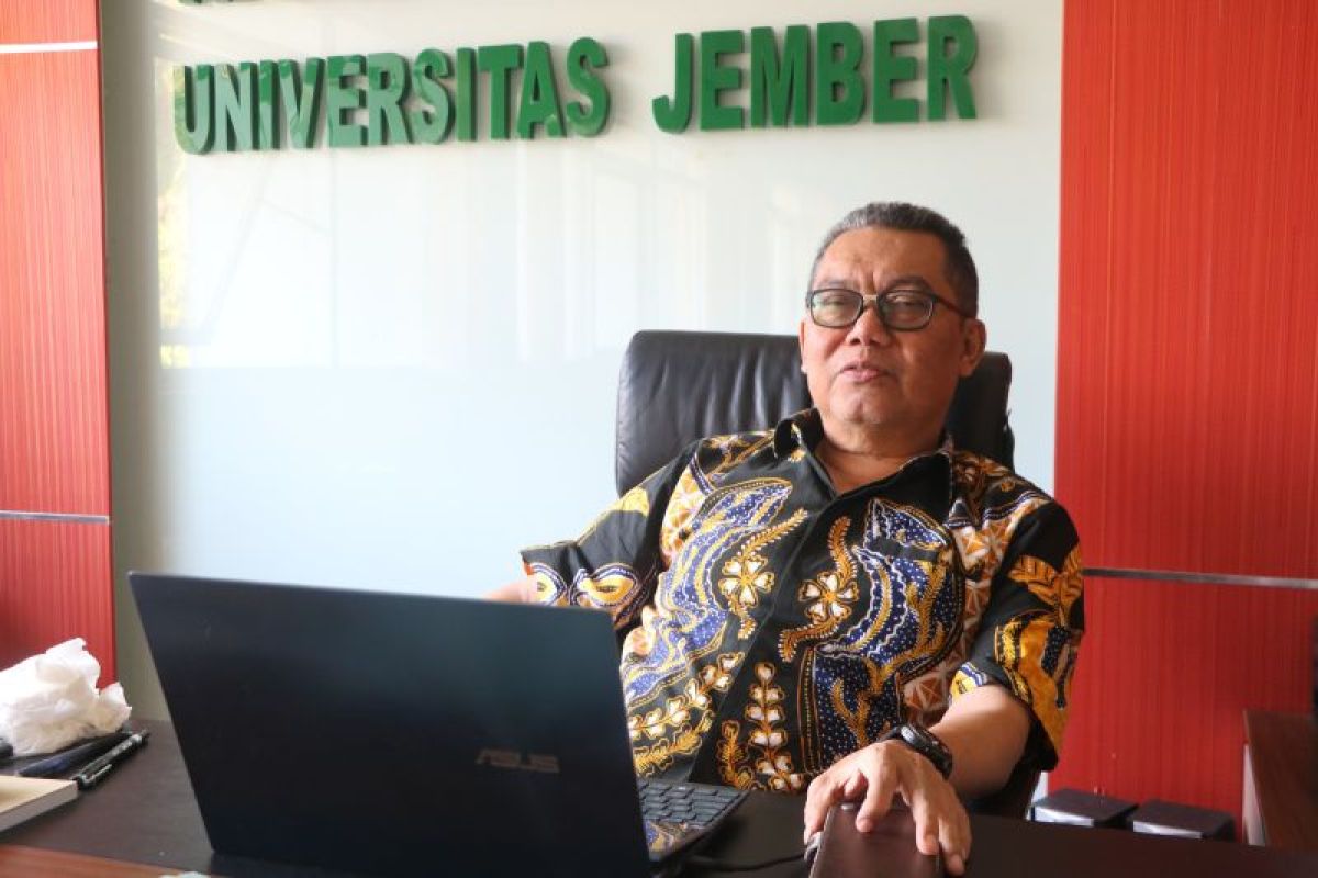 Dosen Unej dinobatkan sebagai peneliti dengan publikasi terbanyak di Indonesia