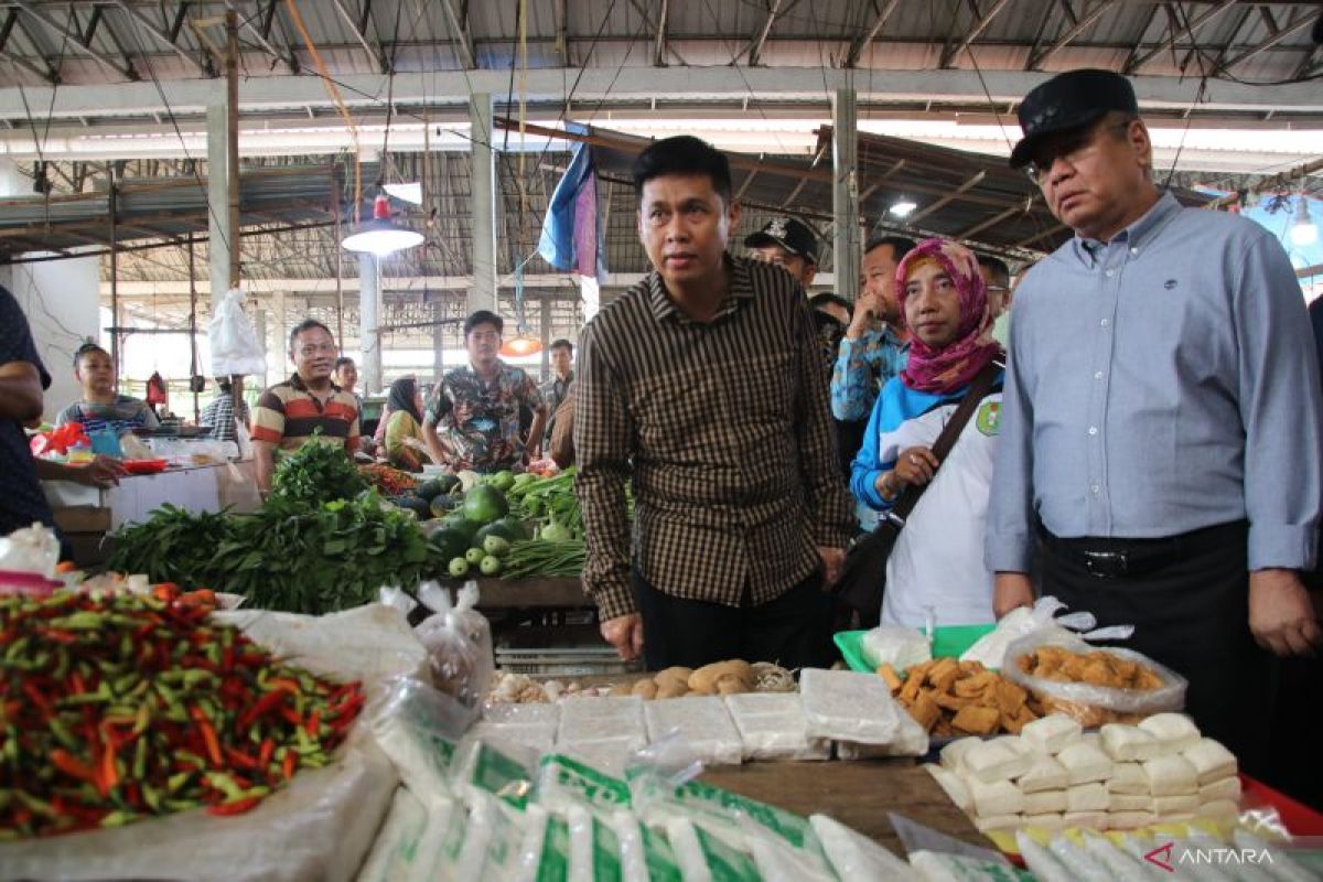 Kalbar gelar operasi pasar di Kabupaten Melawi