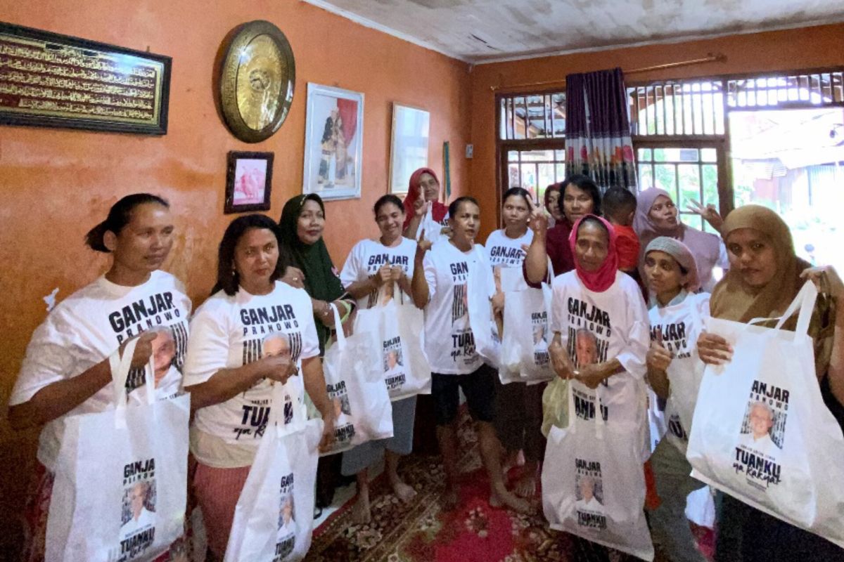 Relawan Ganjar gelar pelatihan buat bolu kukus di Padang Pariaman