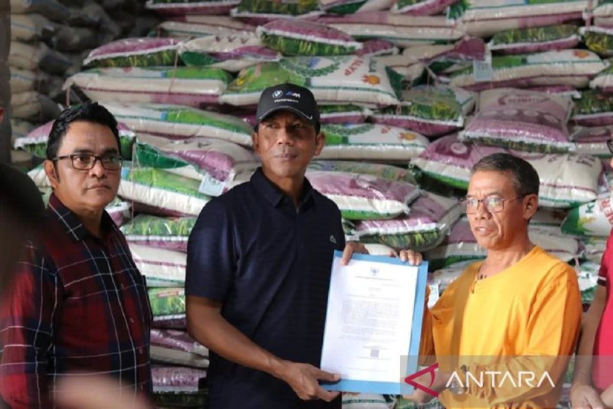 Pj Gubernur tinjau HET beras di Pulau Belitung
