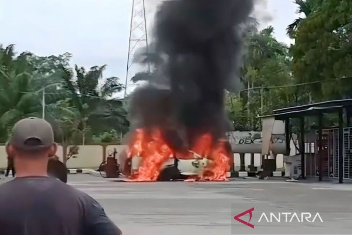 Kronologi mobil Innova terbakar saat isi BBM di SPBU Suak Puntong Nagan Raya, satu warga terbakar