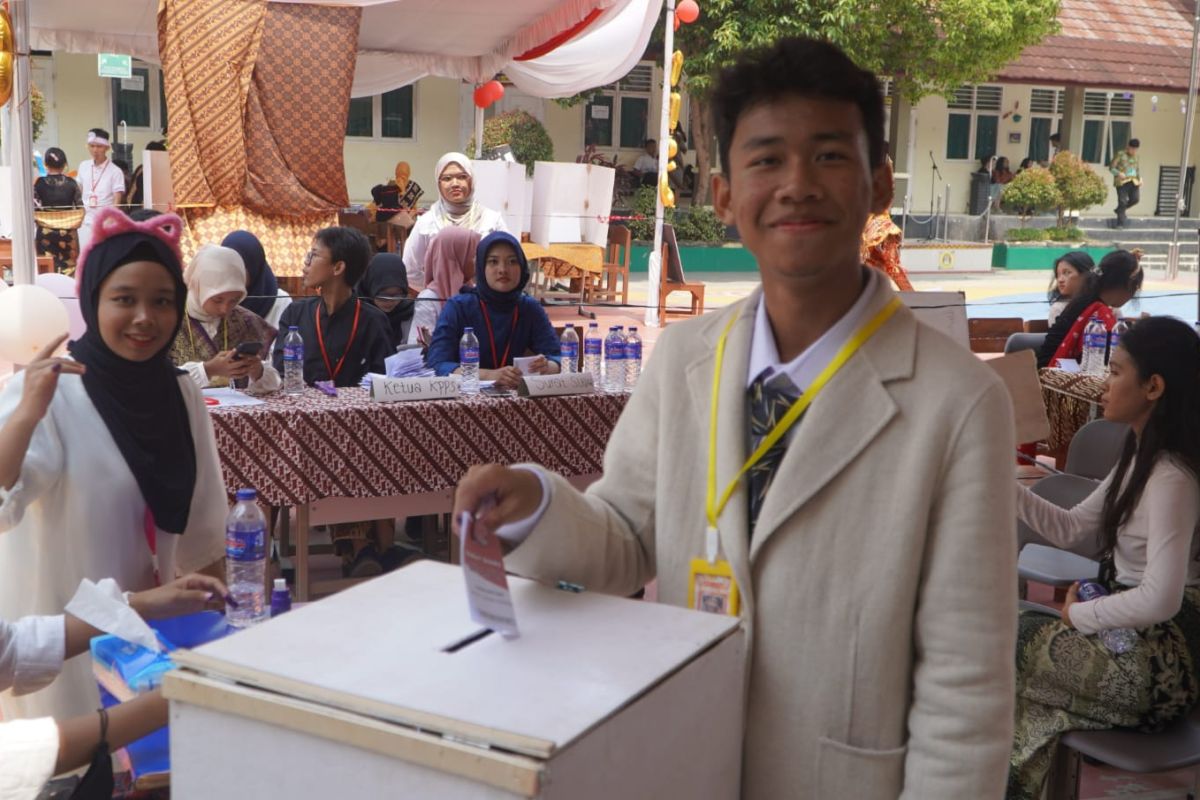 Songsong pemilu, siswa SMAN 1 Bandarlampung belajar berdemokrasi di pemilihan ketua OSIS