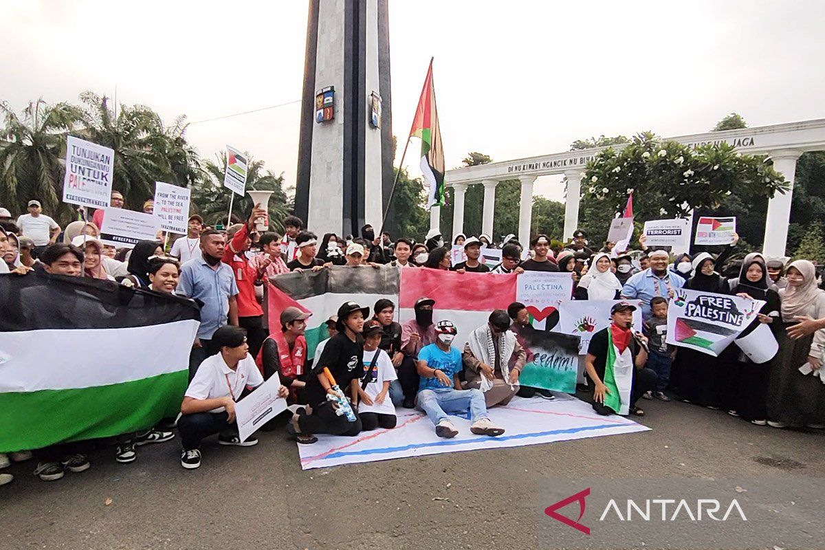 200 pelajar dan anggota komunitas unjuk rasa bela Palestina di Bogor