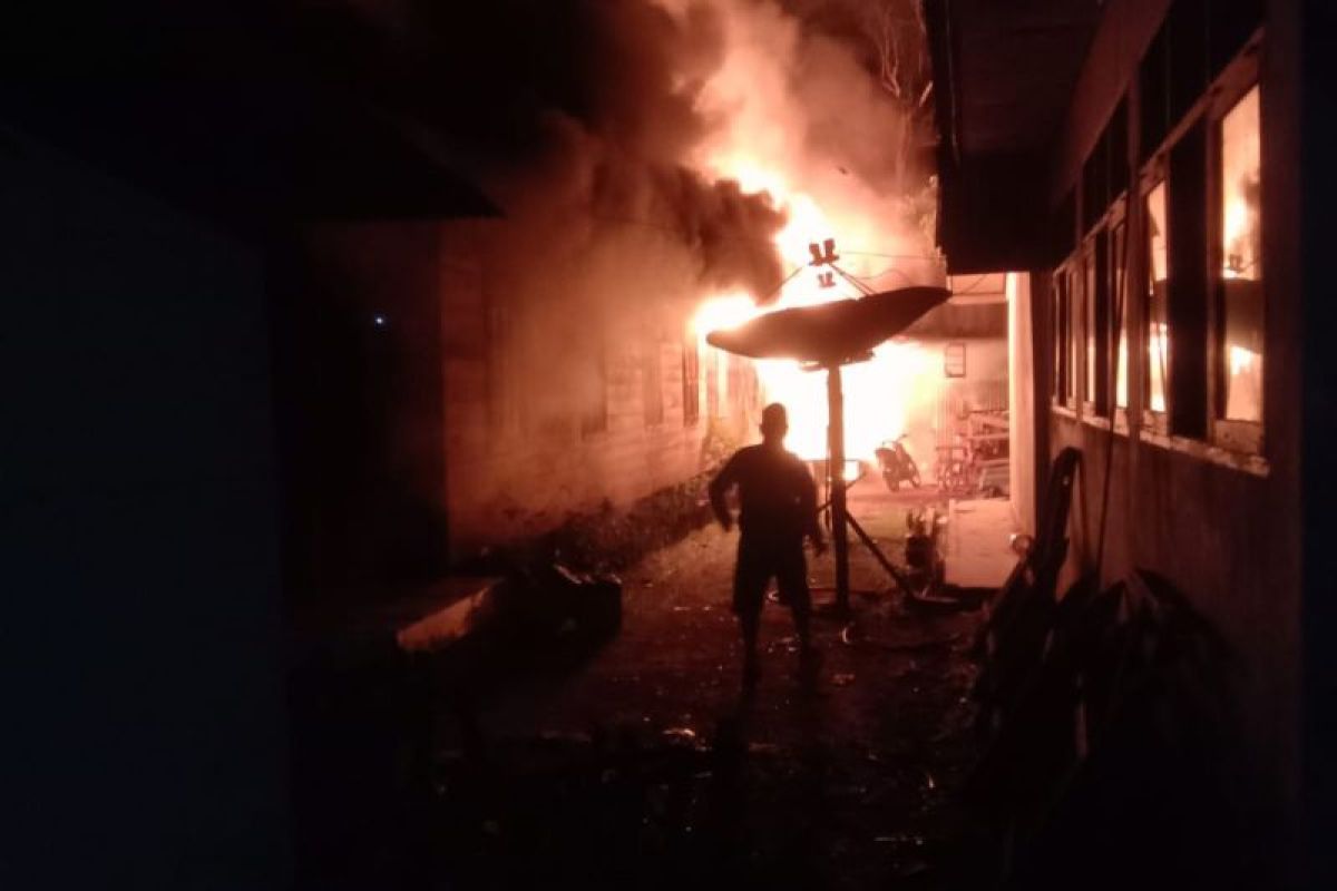 Satu SD dan rumah di Desa Murung Baru Tabalong terbakar