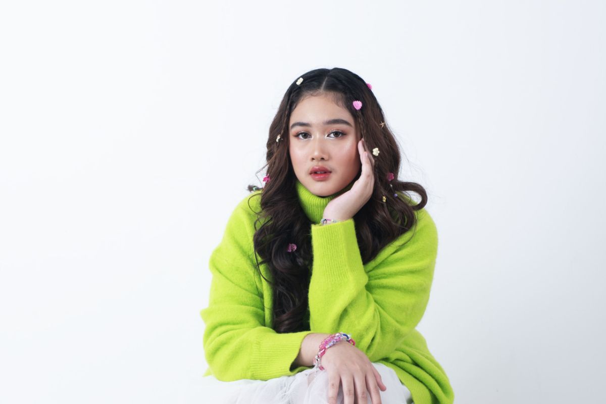 Asya debut dan warnai industri musik Indonesia dengan "Remediku"