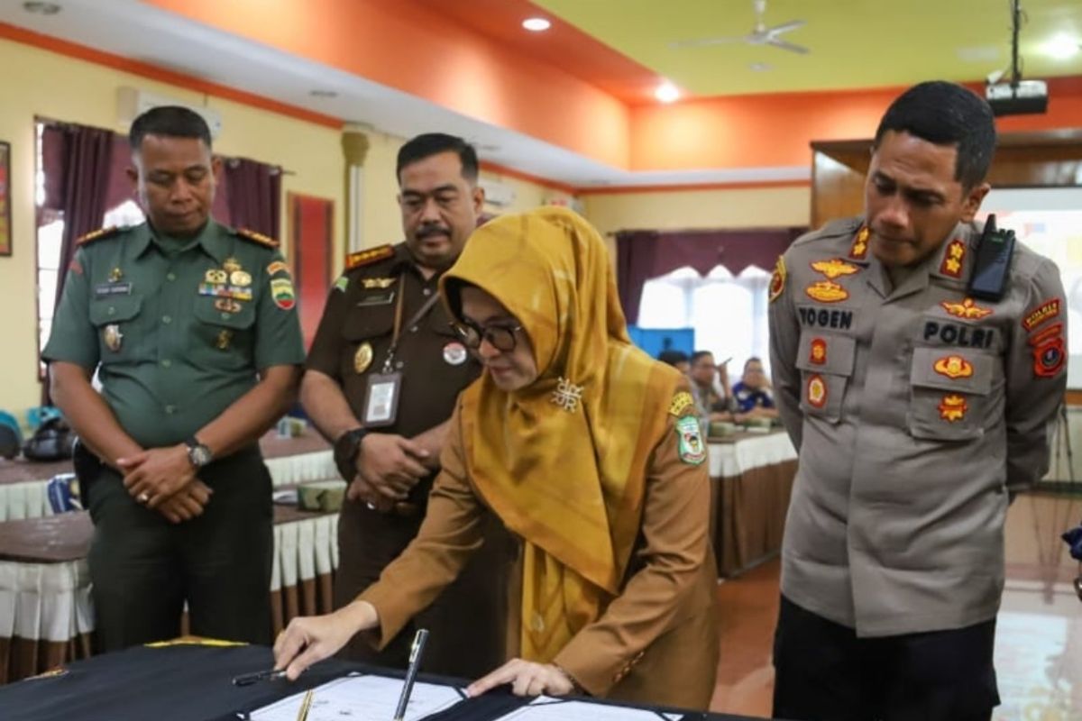 Wali Kota Pematang Siantar tandatangani deklarasi pemilu damai