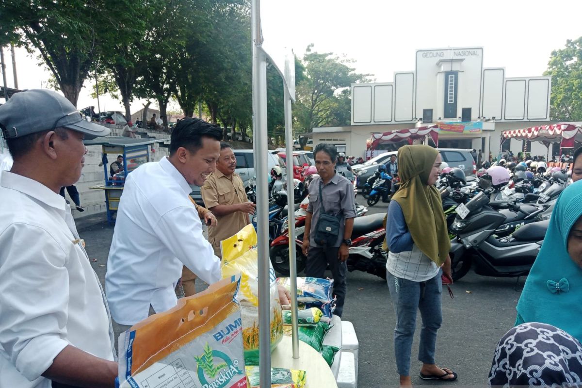 Bulog Belitung bantah isu beras SPHP mengandung plastik