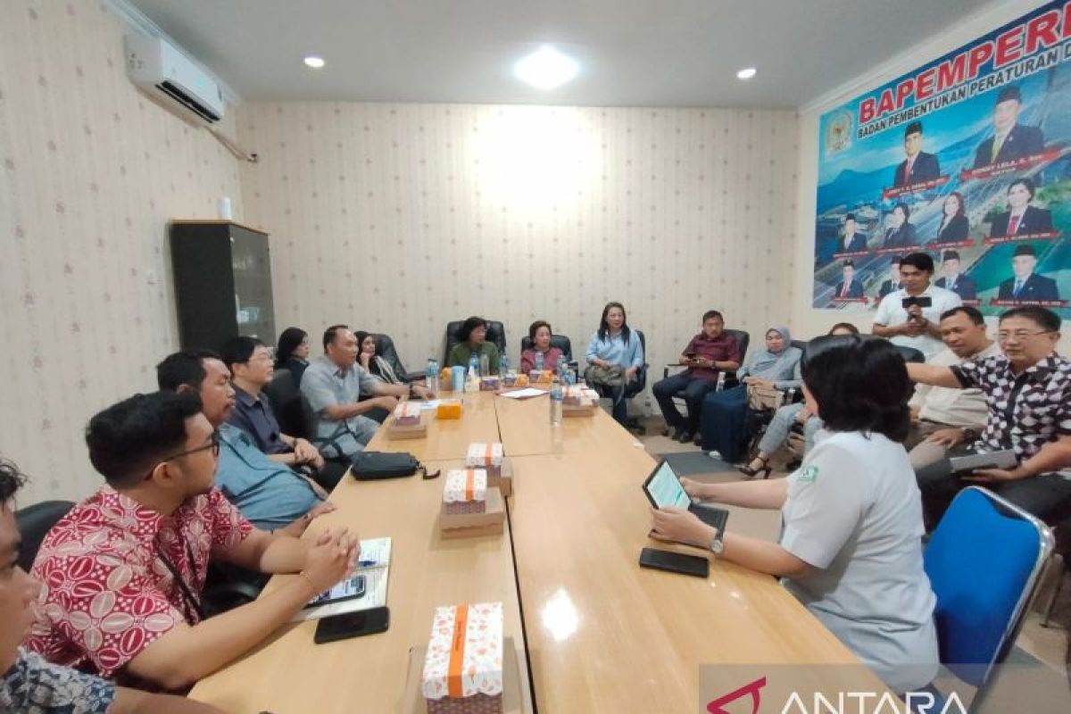 DPRD Manado pertemukan FKTP-Kimia Farma-BPJS kesehatan bahas penurunan pasien