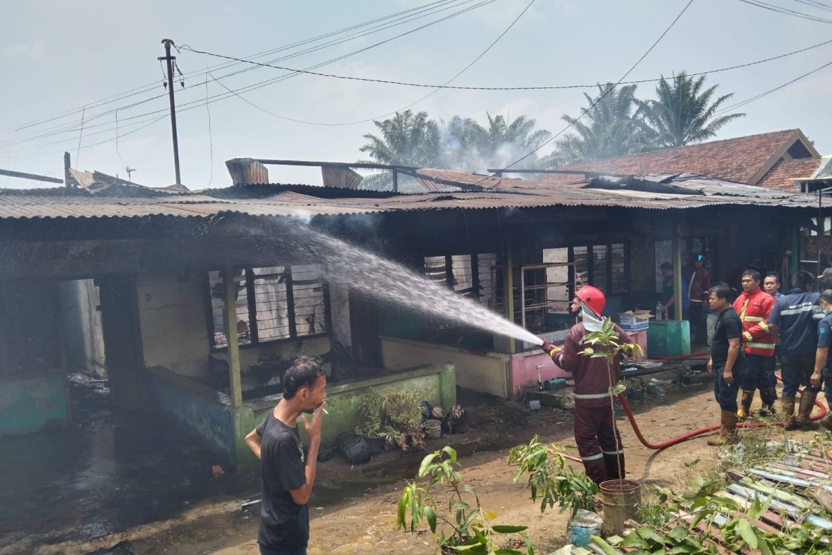 Akibat konsleting listrik enam rumah ludes terbakar di Jambi