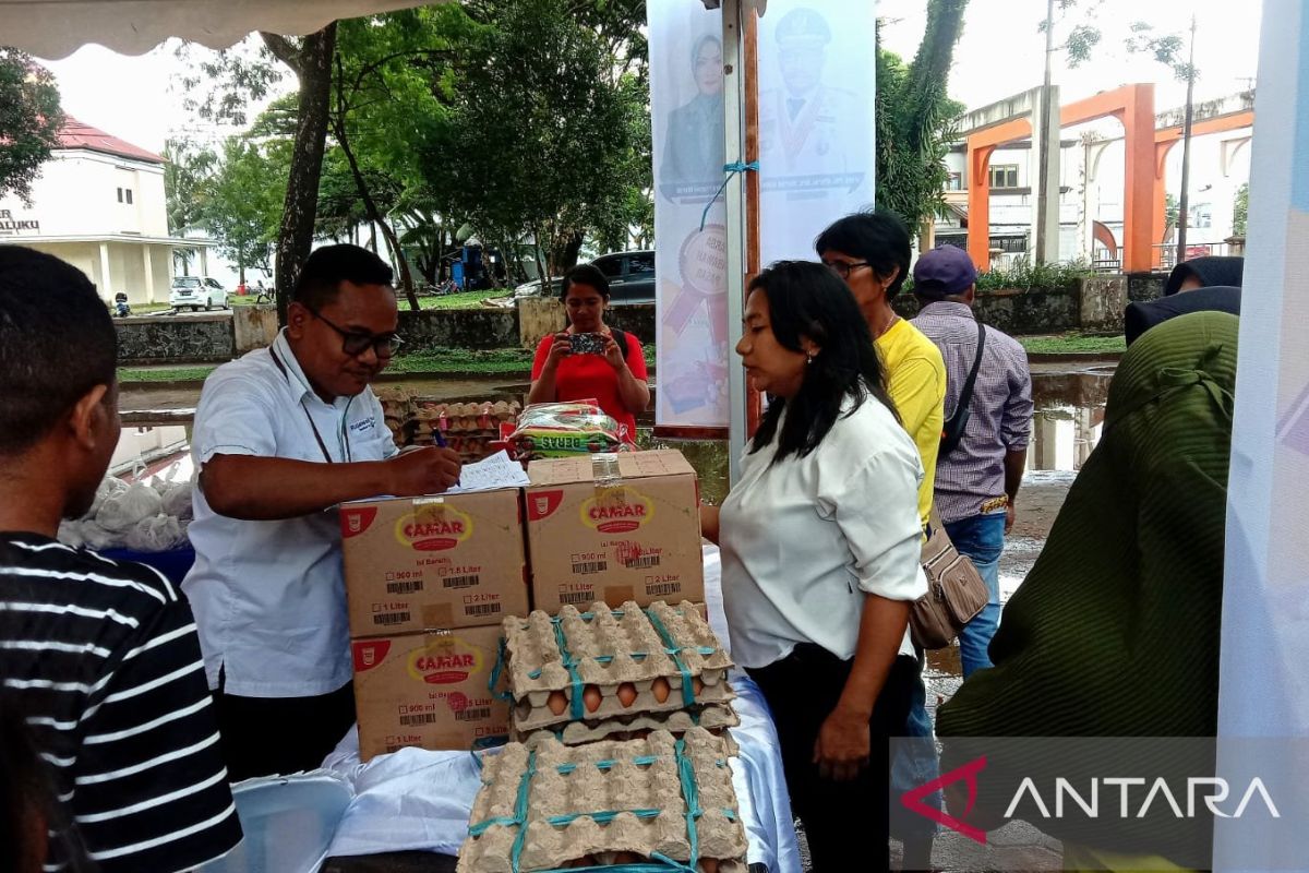 Pemprov Maluku gelar pasar  murah permudah masyarakat peroleh sembako