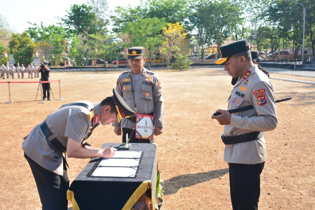 Brigjen Awi Setiyono dilantik jadi Waka Polda NTT